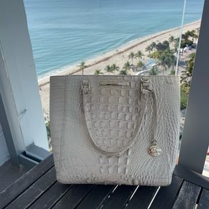 BRAHMIN Crossbody Crocodile Print Leather Cream Beige Handbag Preowned